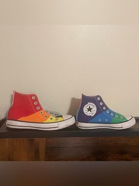 🌈 Converse Chuck Taylor Rainbow Canvas High Tops 🌈